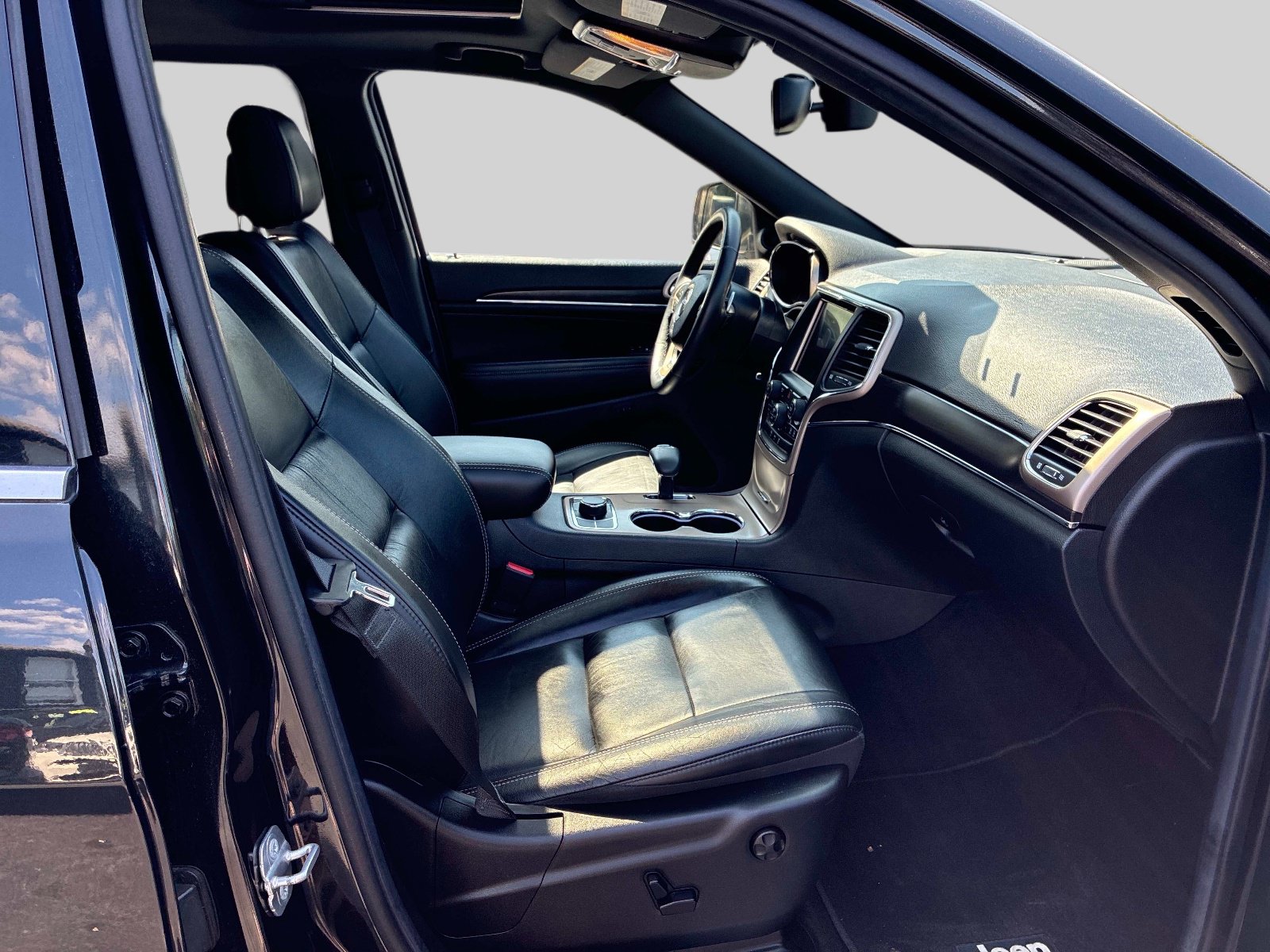 Used 2014 Jeep Grand Cherokee Limited AWD/4WD image 10