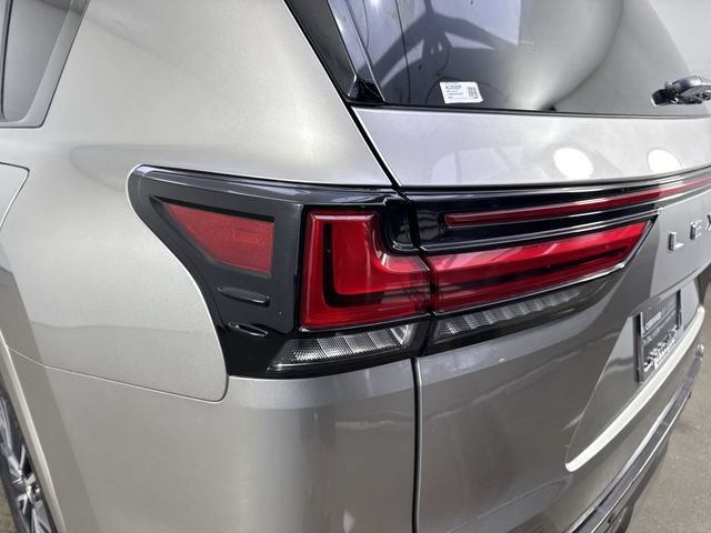 Used 2023 Lexus LX 600 4WD w/ Appearance Package image 33