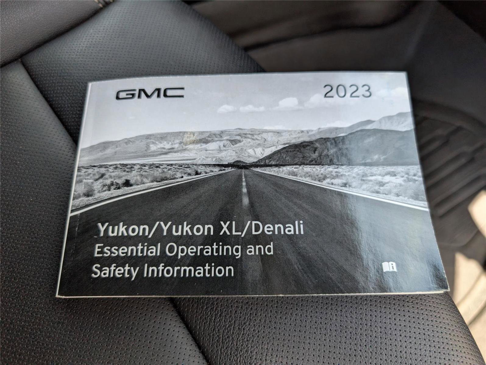 Used 2023 GMC Yukon SLT RWD image 36