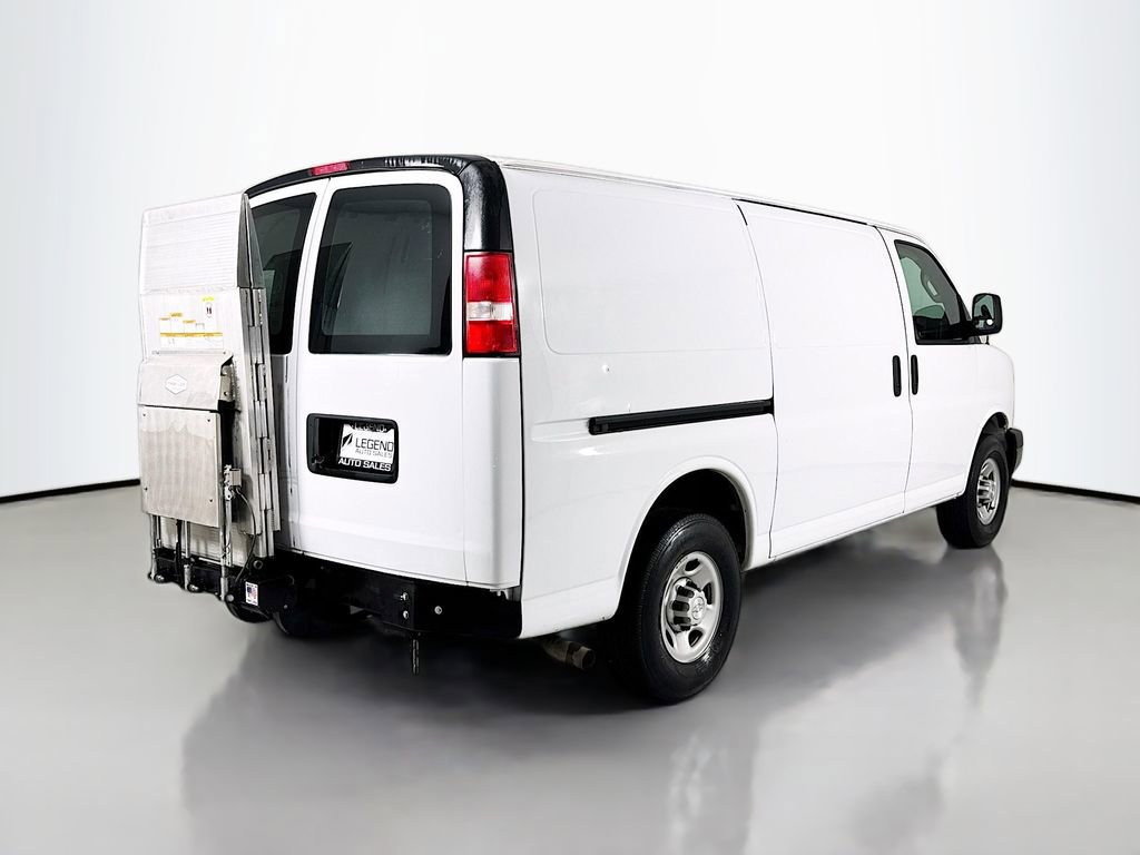 Used 2017 Chevrolet Express 2500 image 5