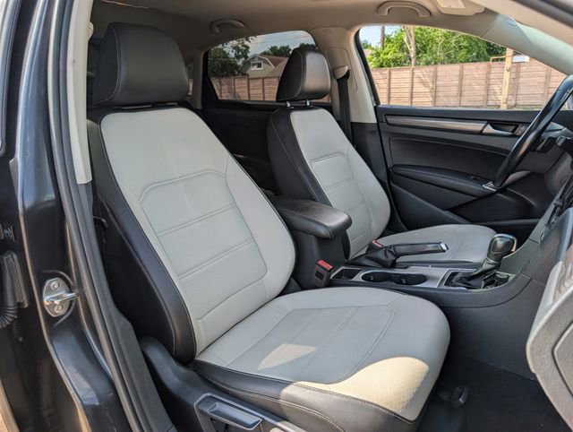 Used 2020 Volkswagen Passat 2.0T R-Line FWD image 26