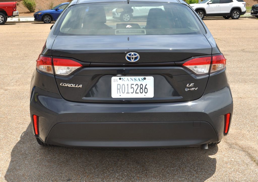 Used 2025 Toyota Corolla LE w/ LE Premium Package FWD image 23