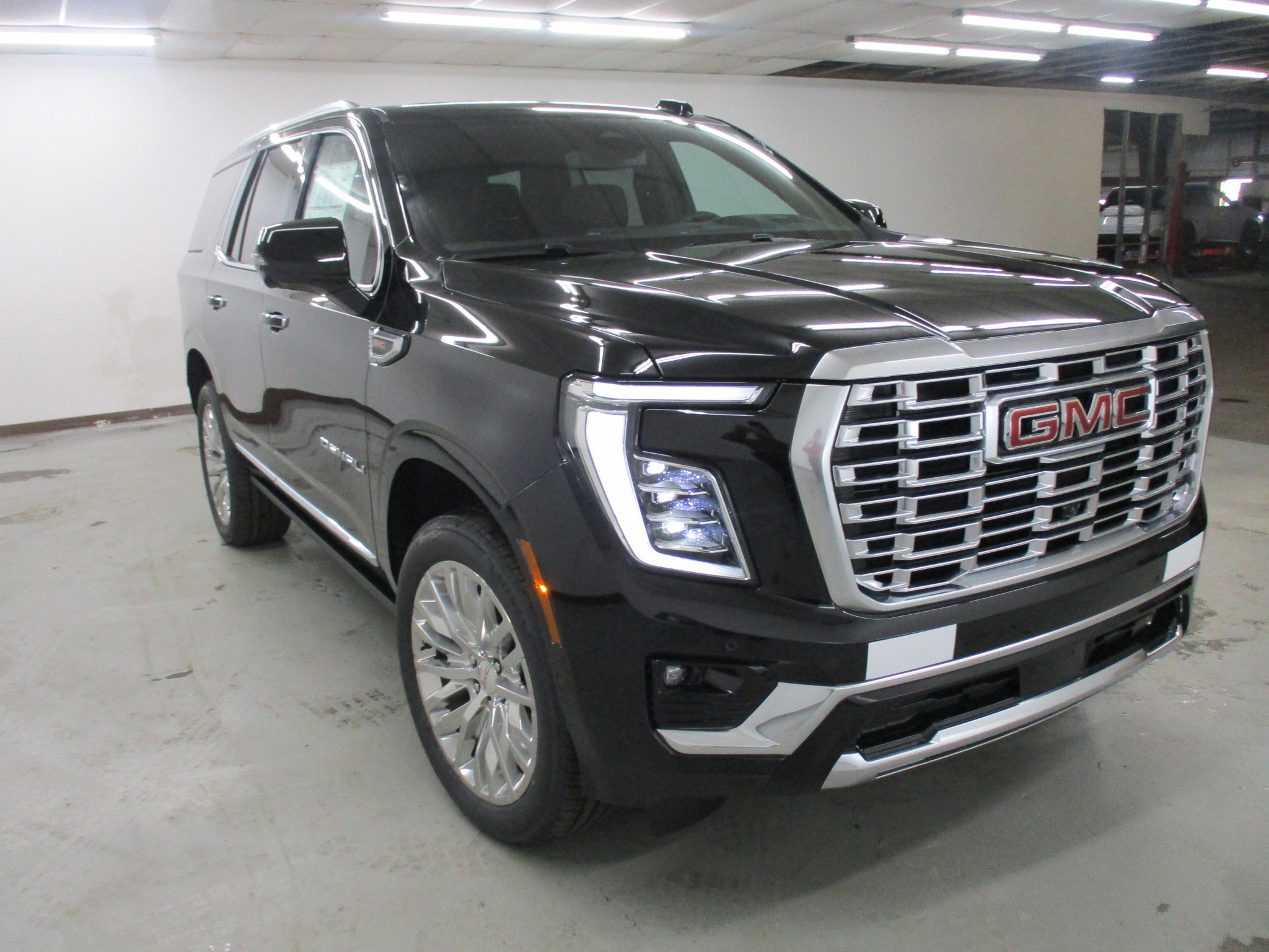 New 2026 GMC Yukon Denali w/ Sun & Power Step Package AWD/4WD image 3