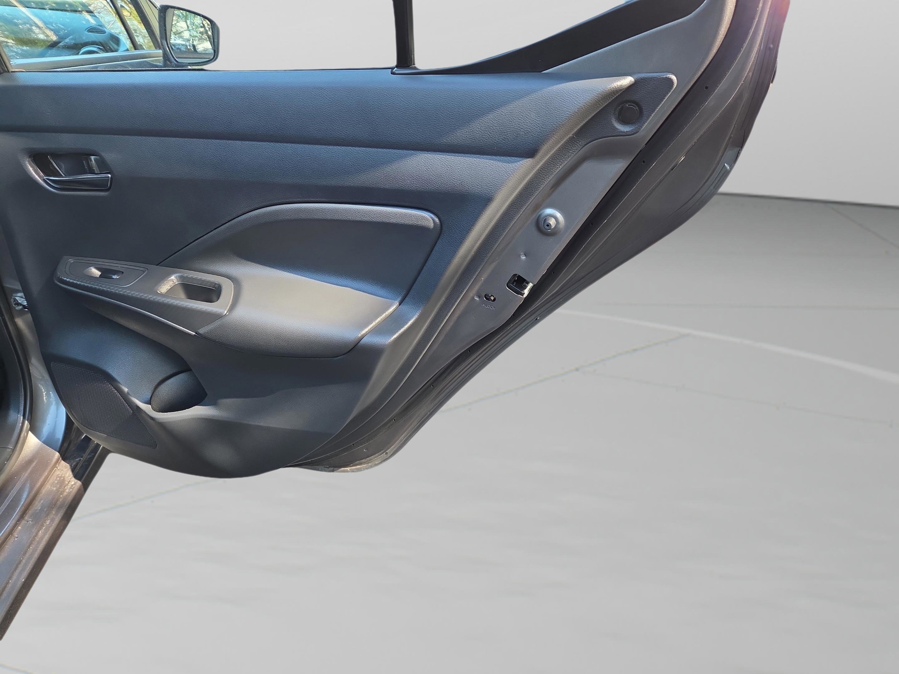 Used 2025 Nissan Versa SV image 35