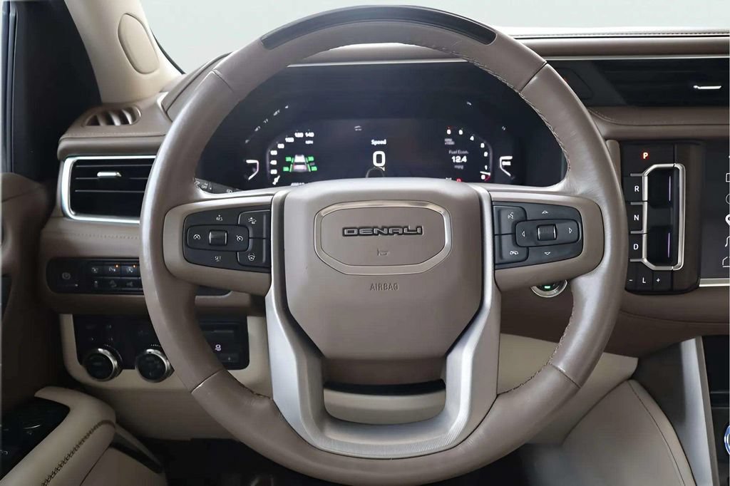 Used 2023 GMC Yukon XL Denali w/ Advanced Technology Package AWD/4WD image 25
