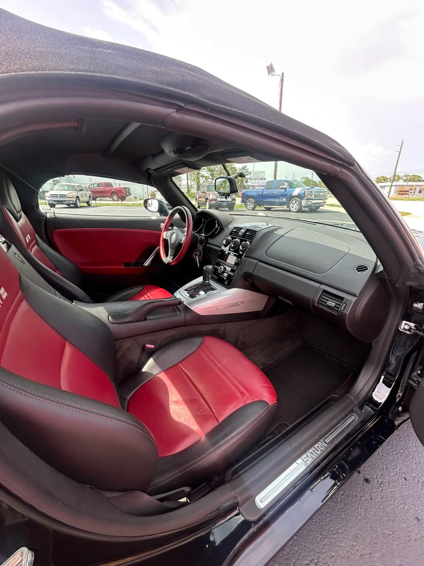 Used 2007 Saturn Sky Red Line RWD image 13