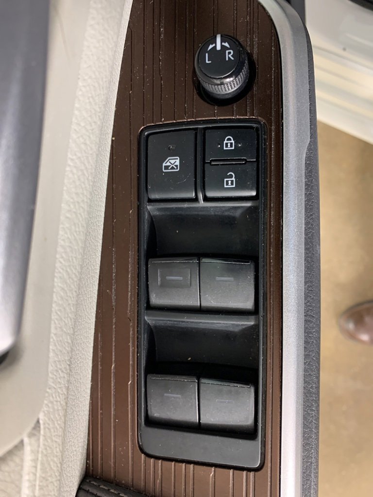 Used 2021 Toyota Sienna XLE w/ XLE Plus Package image 18