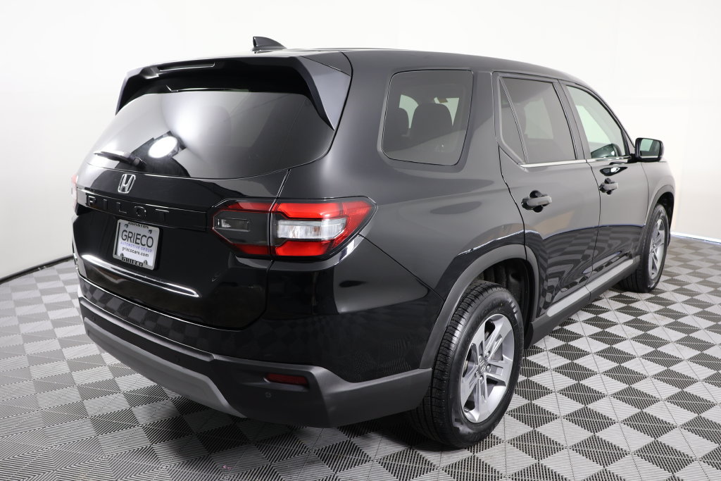 Used 2025 Honda Pilot EX-L image 8
