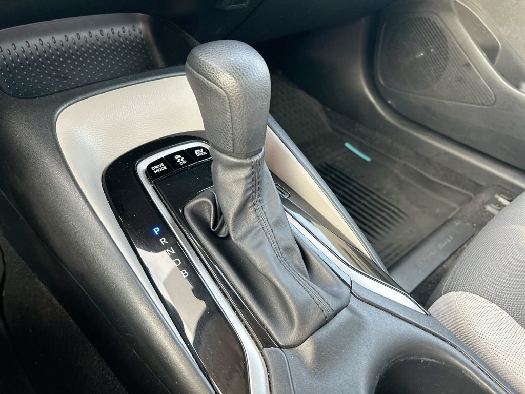 Used 2025 Toyota Corolla LE FWD image 25