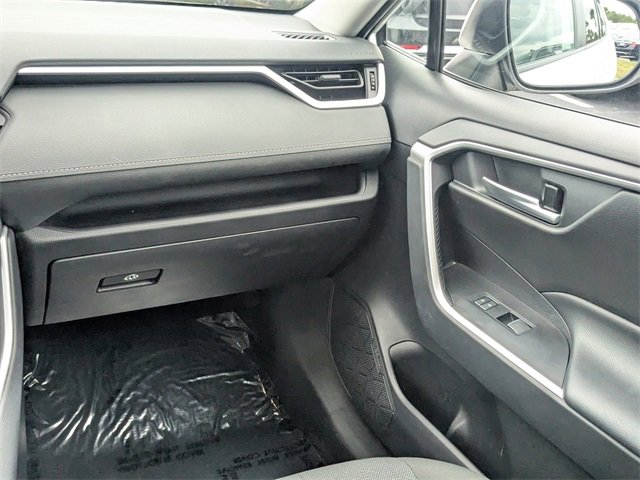 Used 2025 Toyota RAV4 XLE image 18