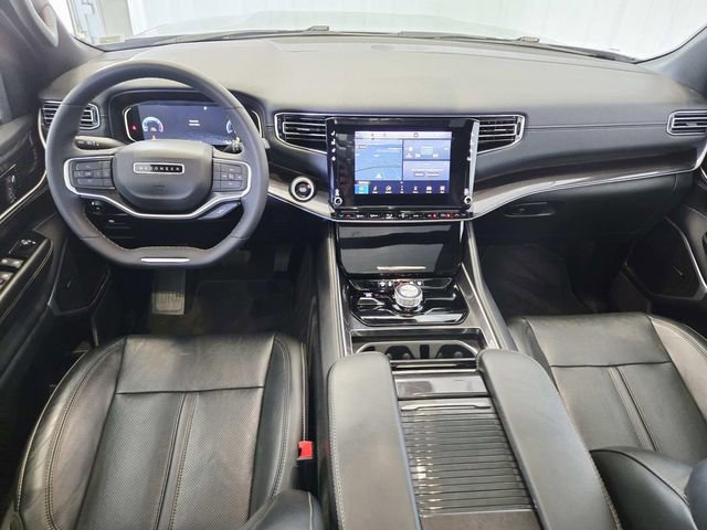 Used 2023 Jeep Wagoneer Base w/ Premium Group I image 7