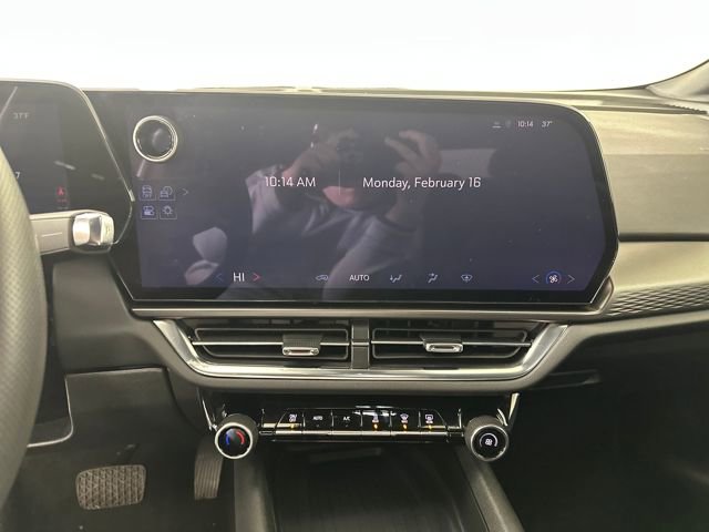 Used 2025 Chevrolet Equinox EV LT image 21