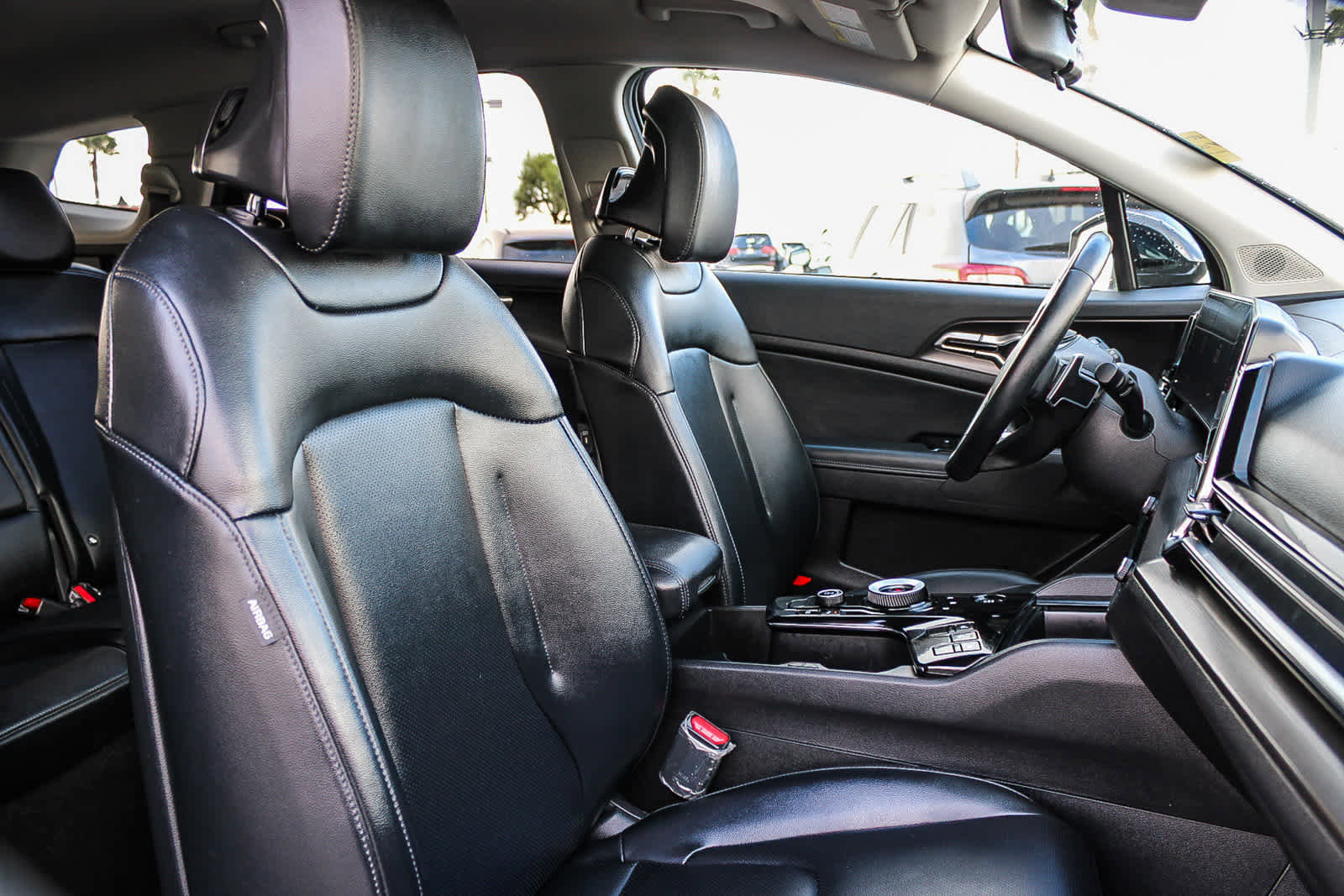 Used 2023 Kia Sportage EX image 16