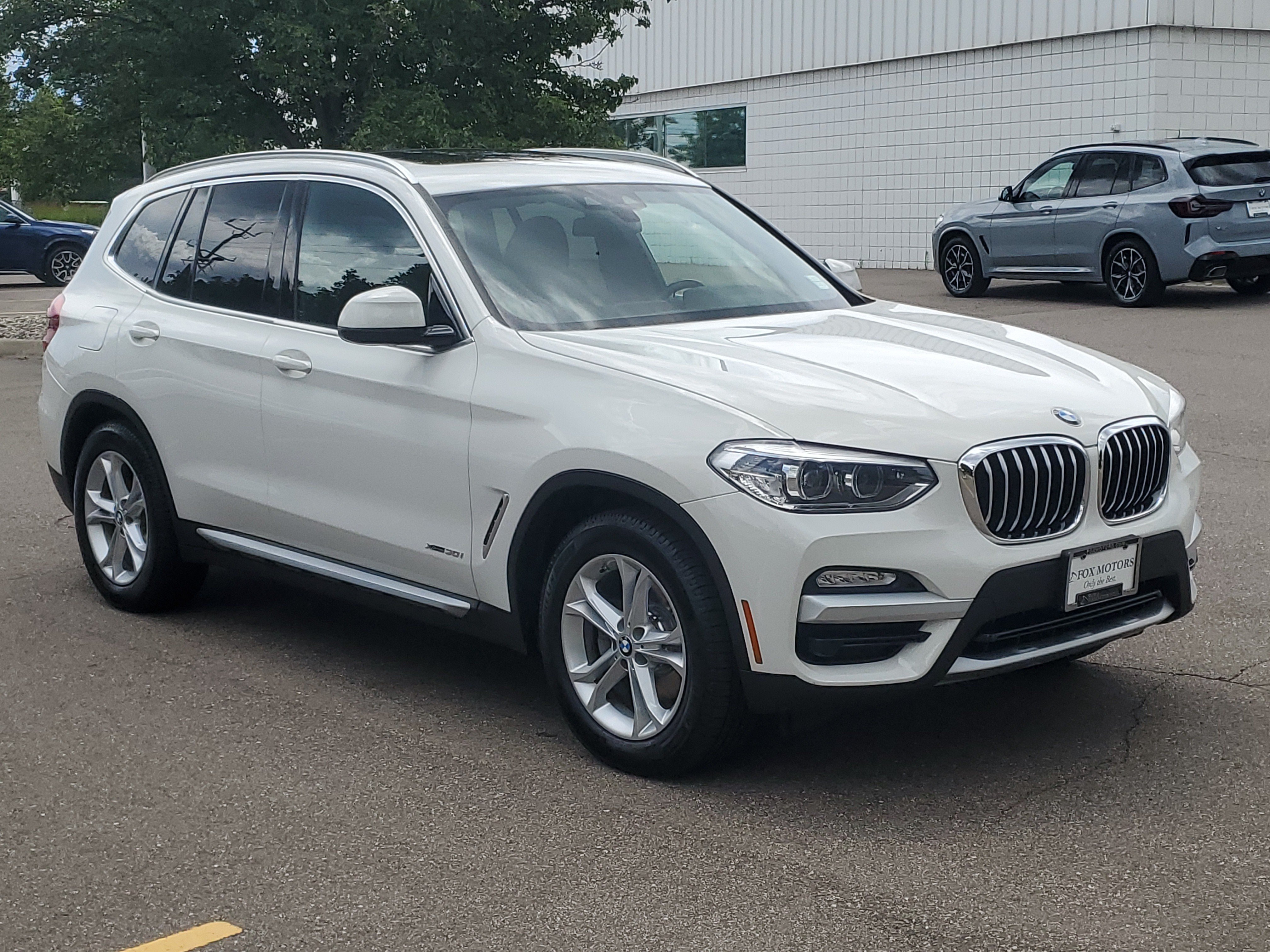 Used 2018 BMW X3 xDrive30i AWD/4WD image 3