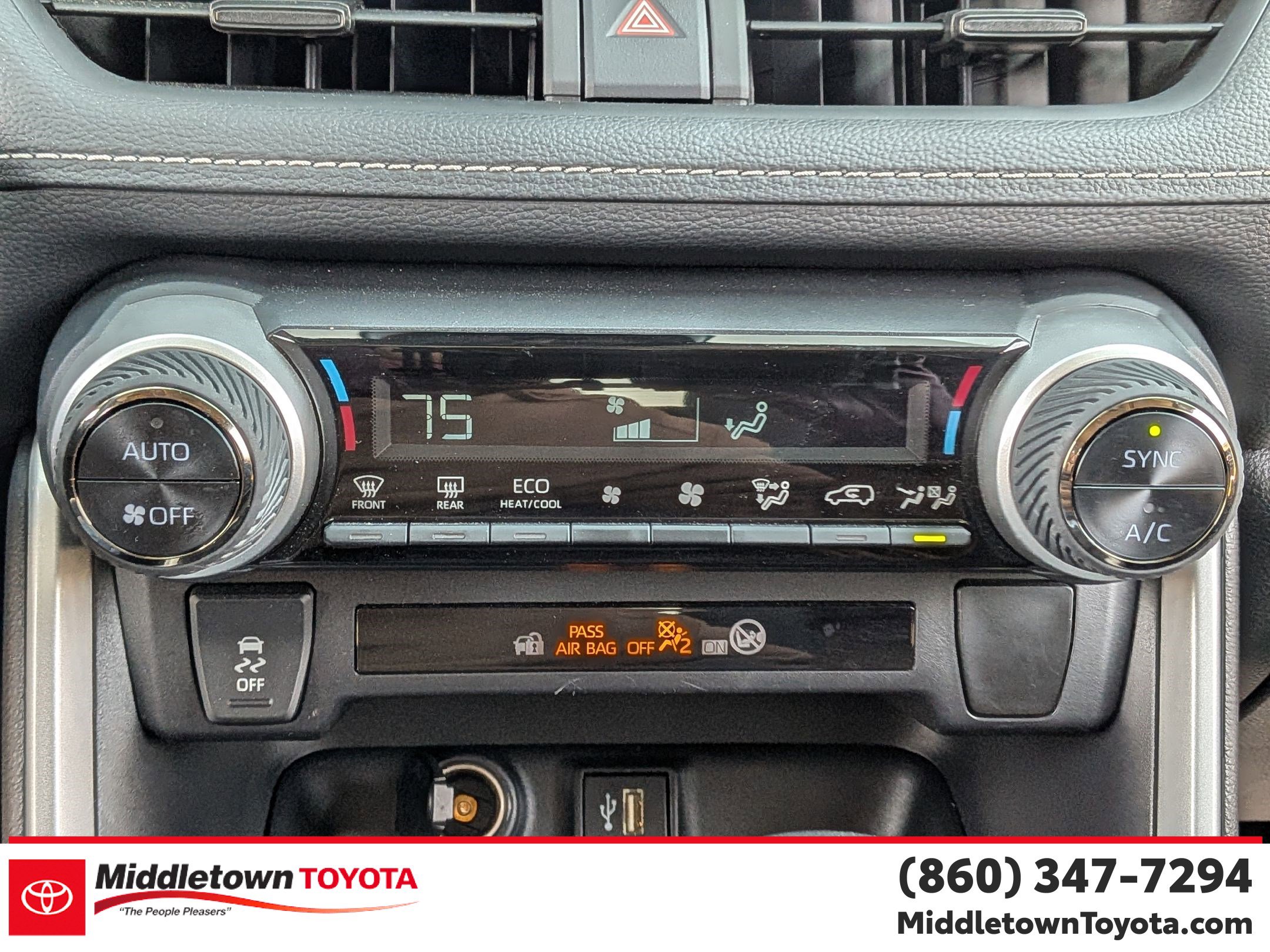 Used 2025 Toyota RAV4 XLE image 25