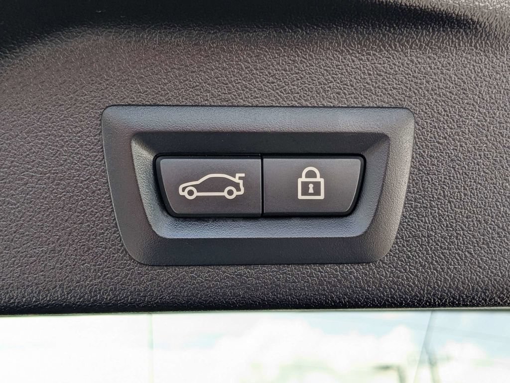 Used 2021 BMW X5 M50i AWD/4WD image 13