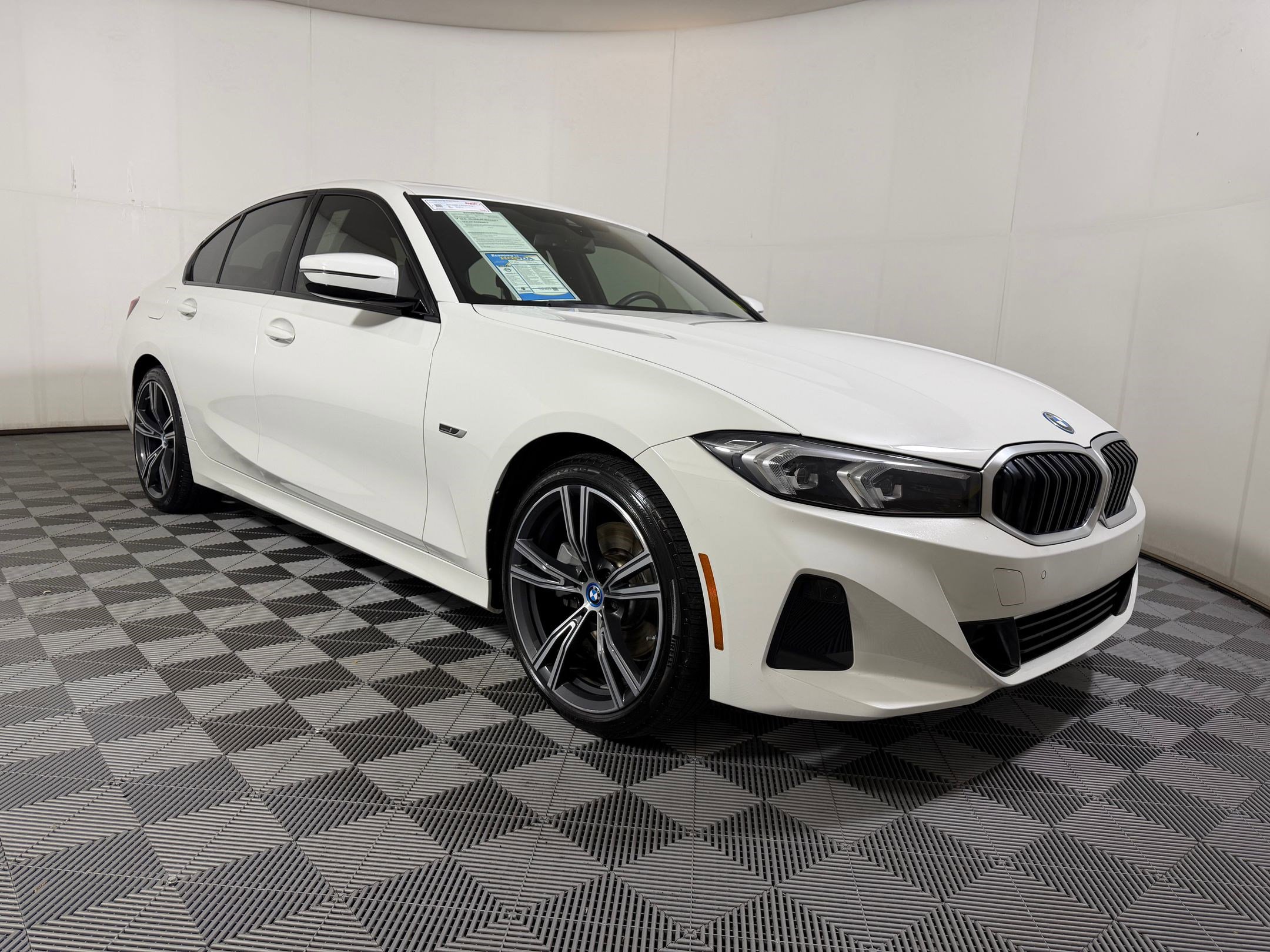 Used 2023 BMW 330e w/ Driving Assistance Package RWD image 6