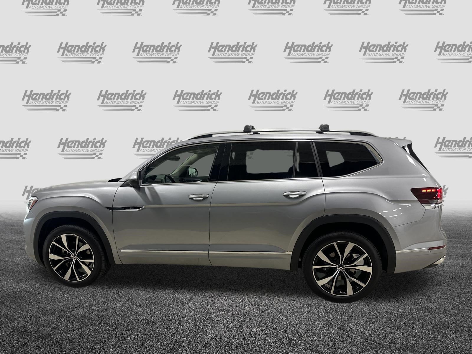 Used 2024 Volkswagen Atlas SEL Premium R-Line AWD/4WD image 7