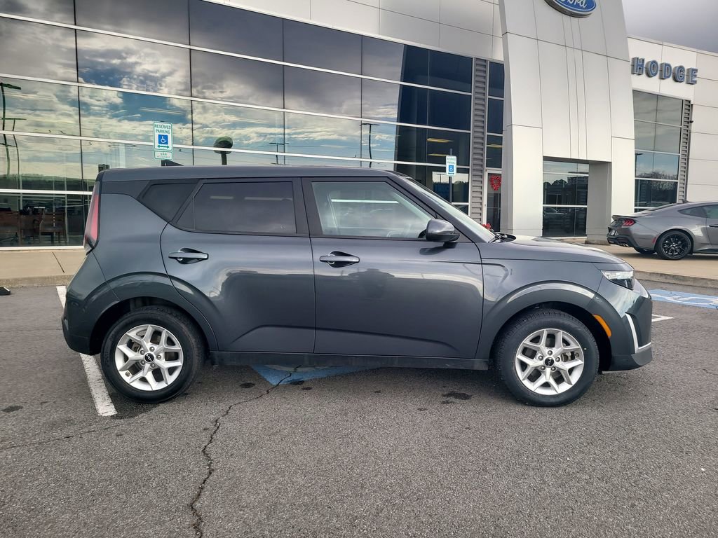 Used 2024 Kia Soul LX w/ Option Group 015 image 2