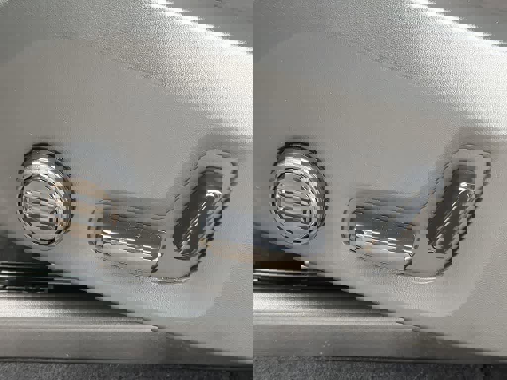 Certified 2025 Volvo XC90 B5 Core w/ Protection Package Premier image 16