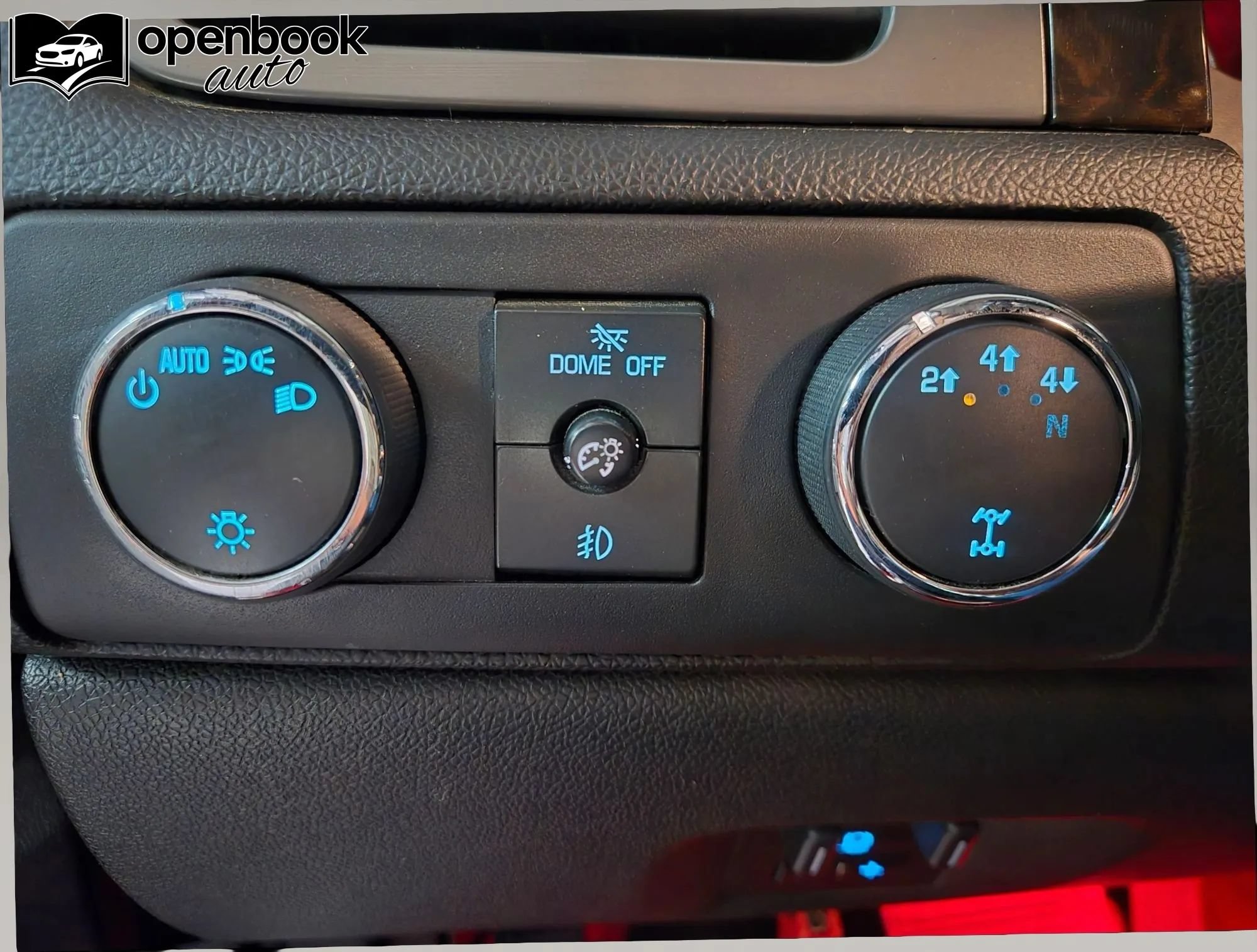 Used 2013 GMC Sierra 2500 Denali w/ Suspension Package, Off-Road AWD/4WD image 15