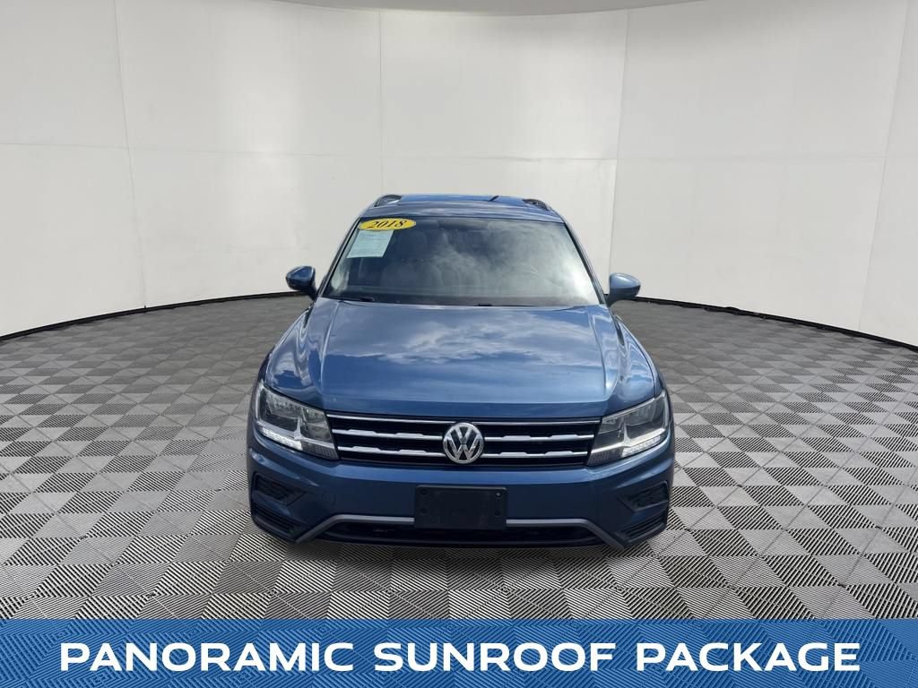 Used 2018 Volkswagen Tiguan SE w/ Panoramic Sunroof Package AWD/4WD image 2
