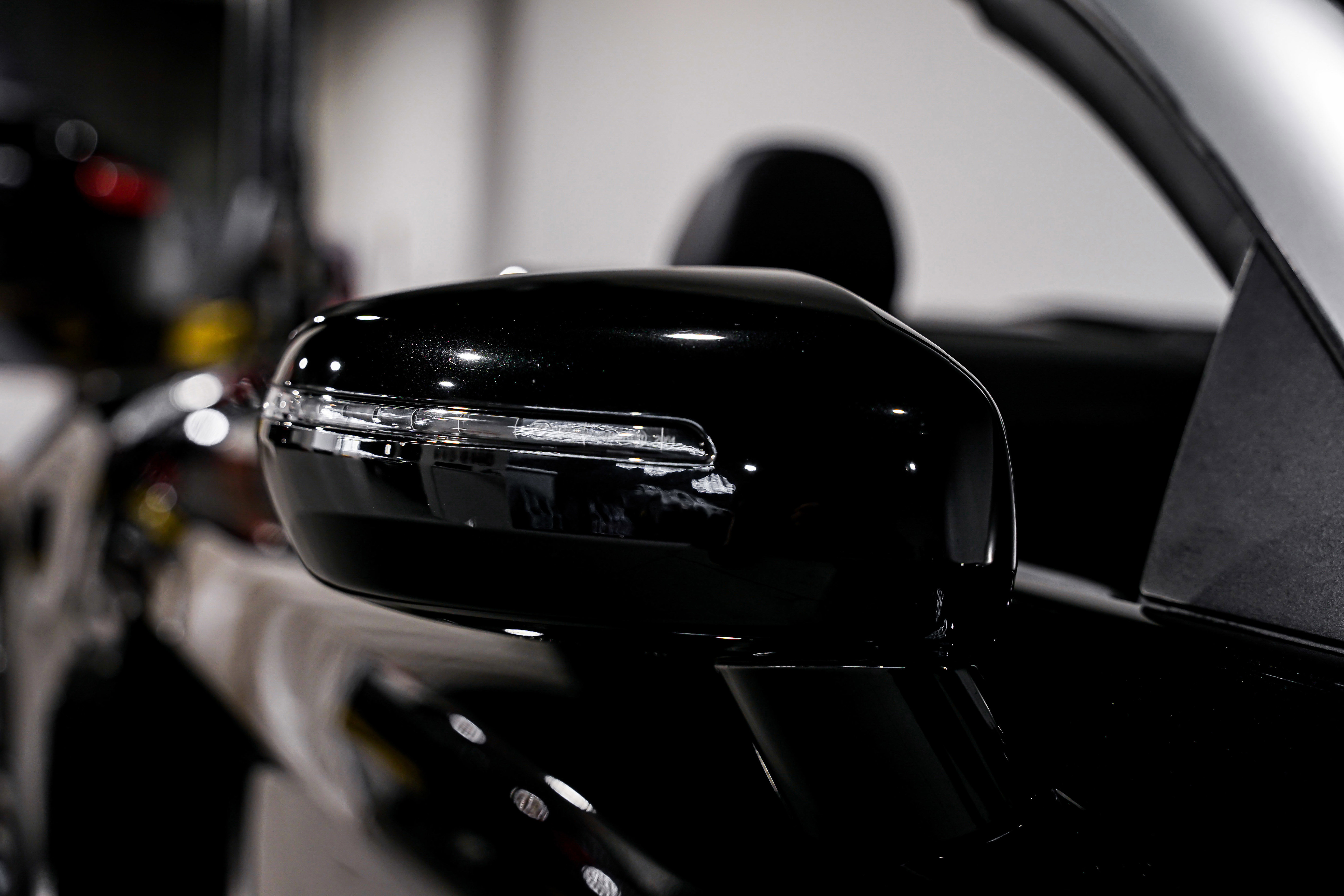Used 2014 Audi R8 V8 w/ Full Leather Package image 37
