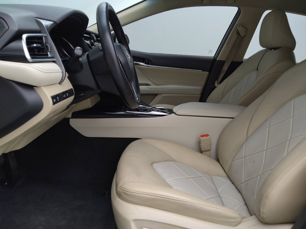 Used 2018 Toyota Camry XLE FWD image 17