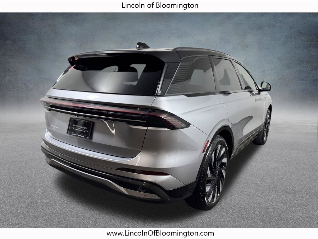 New 2026 Lincoln Nautilus Reserve w/ Jet Appearance Package AWD/4WD image 7