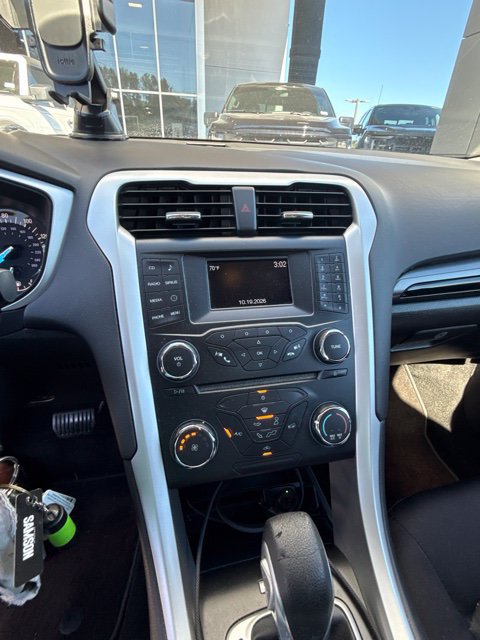Used 2015 Ford Fusion SE w/ Equipment Group 201A FWD image 6