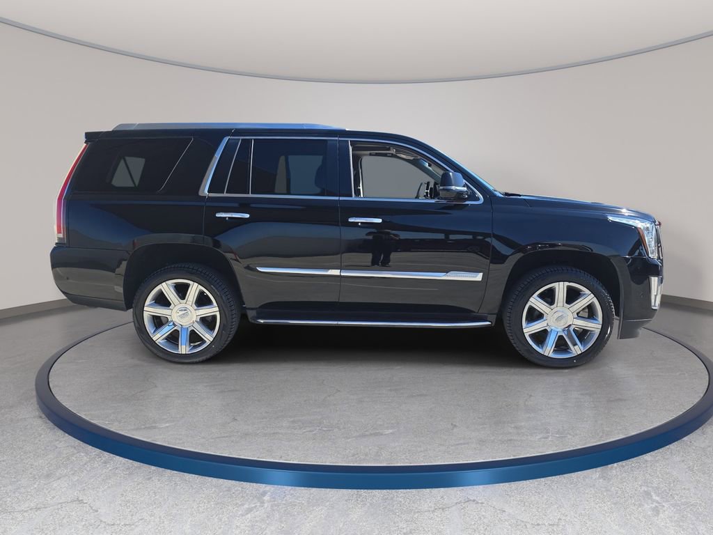 Used 2018 Cadillac Escalade Luxury image 5