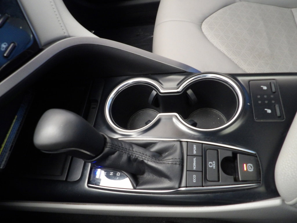 Used 2019 Toyota Camry XSE image 32