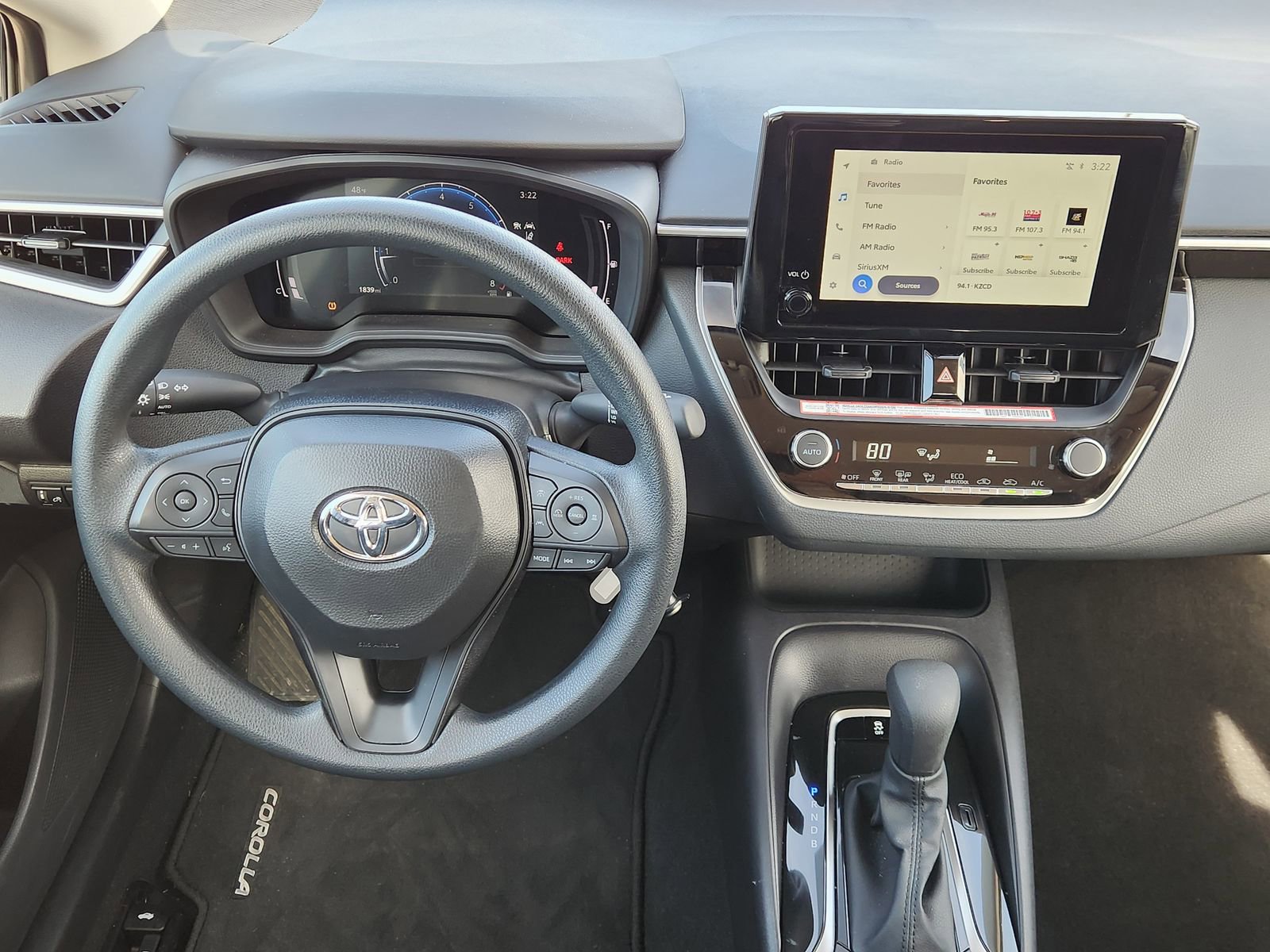 Used 2026 Toyota Corolla LE image 31