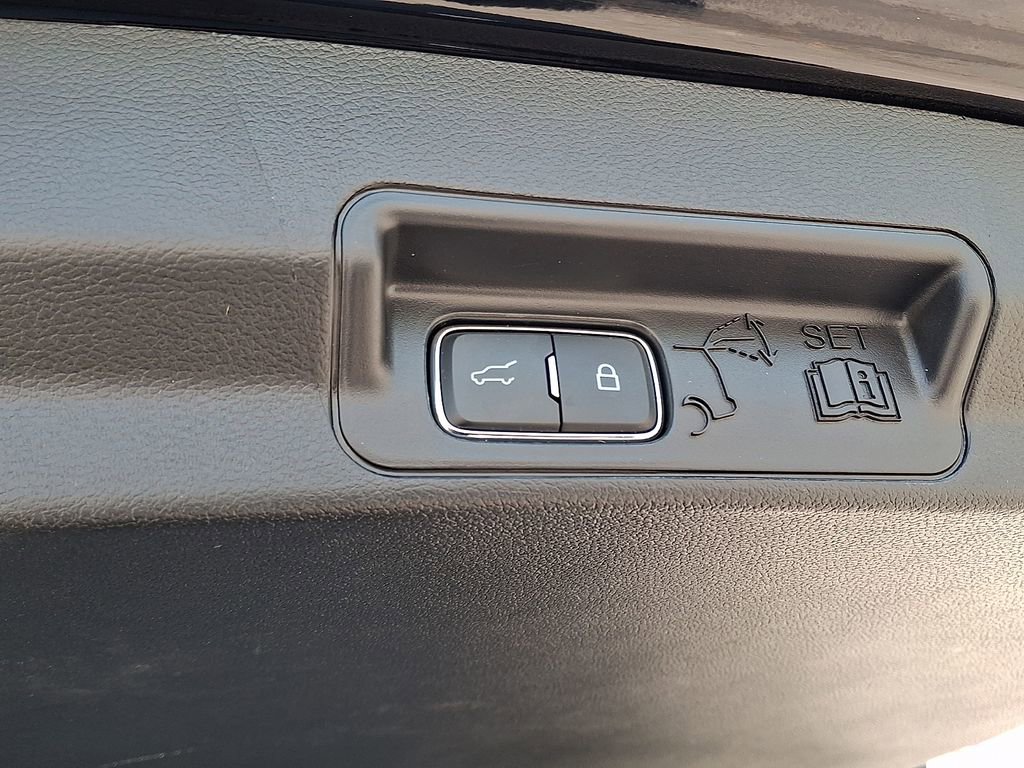 Certified 2025 Ford Explorer ST AWD/4WD image 32