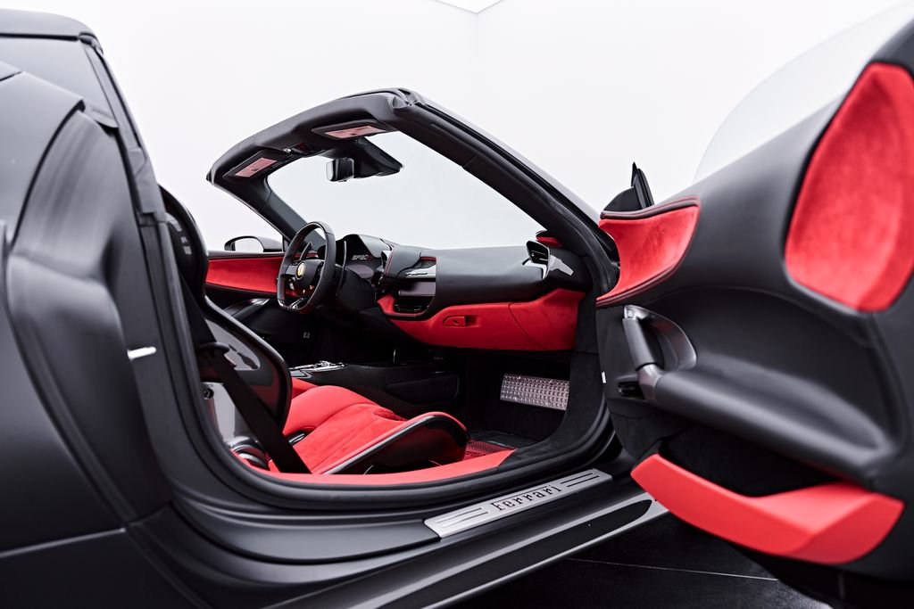Used 2024 Ferrari SF90 Spider AWD/4WD image 46