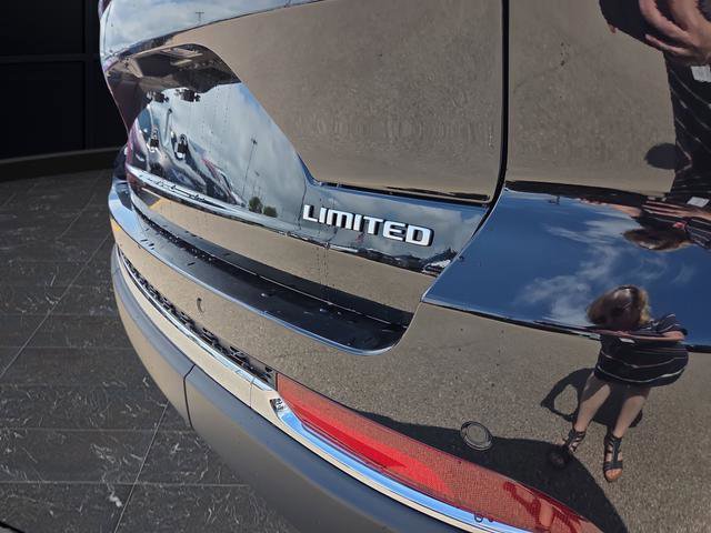 New 2025 Jeep Grand Cherokee Limited w/ Luxury Tech Group II image 39