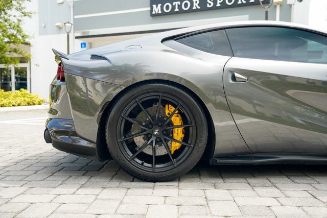 Used 2020 Ferrari 812 Superfast RWD image 34