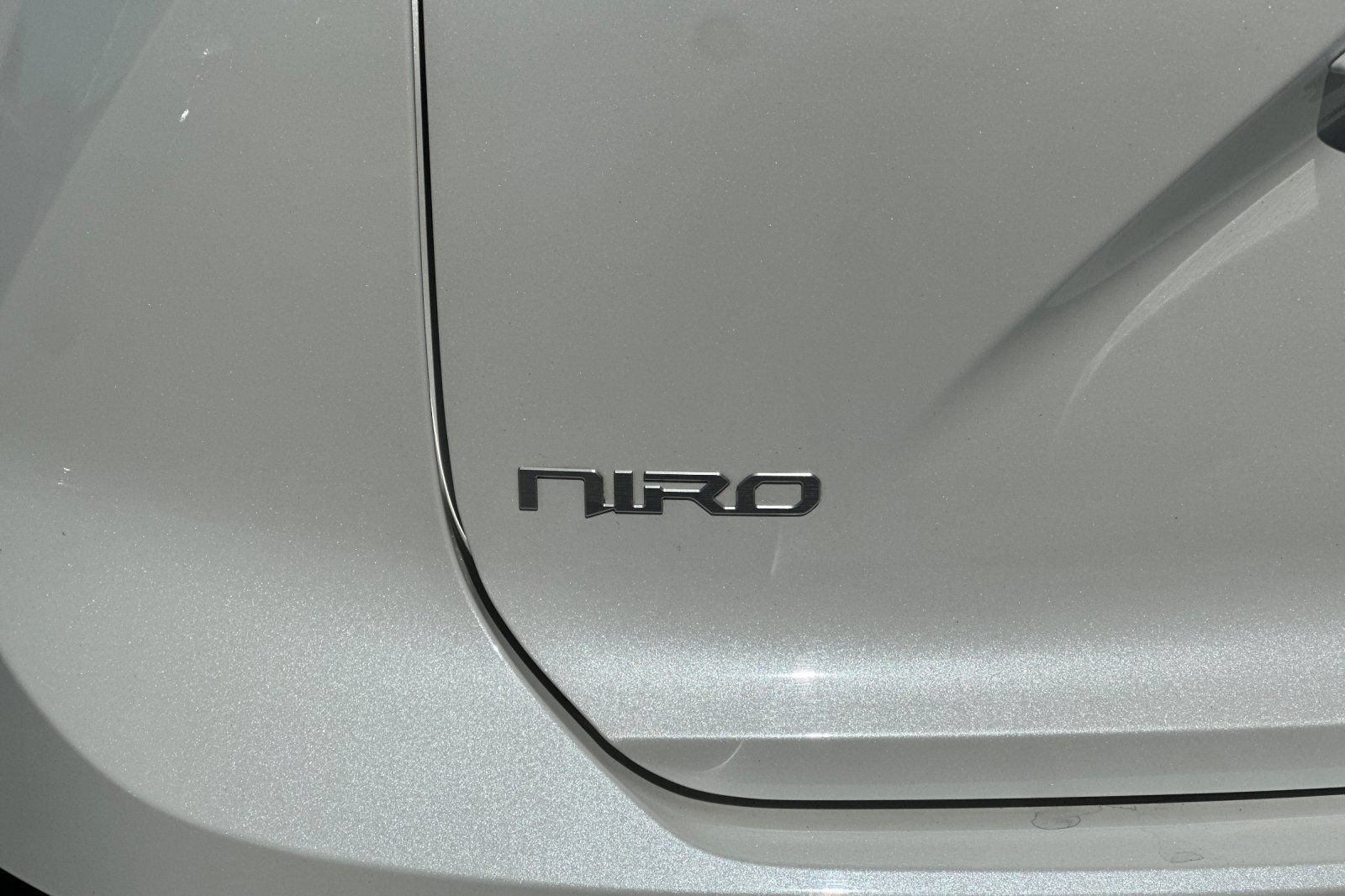 Certified 2023 Kia Niro Wind FWD image 33