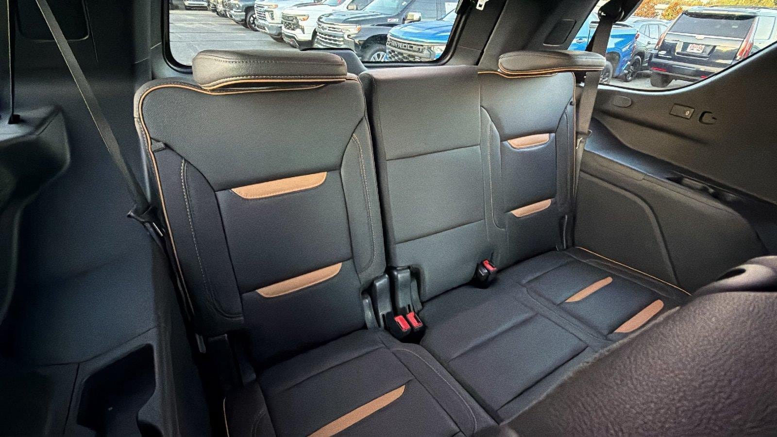 Used 2023 GMC Yukon AT4 w/ AT4 Premium Plus Package AWD/4WD image 23