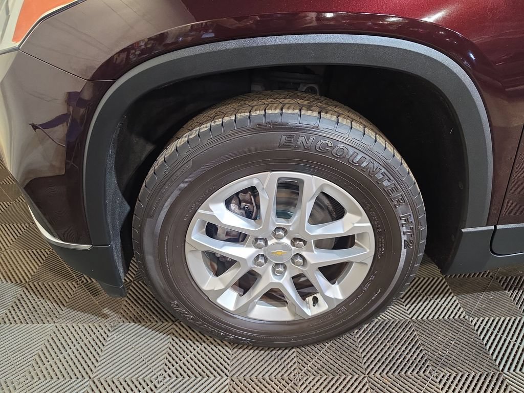 Used 2021 Chevrolet Traverse LT FWD image 18