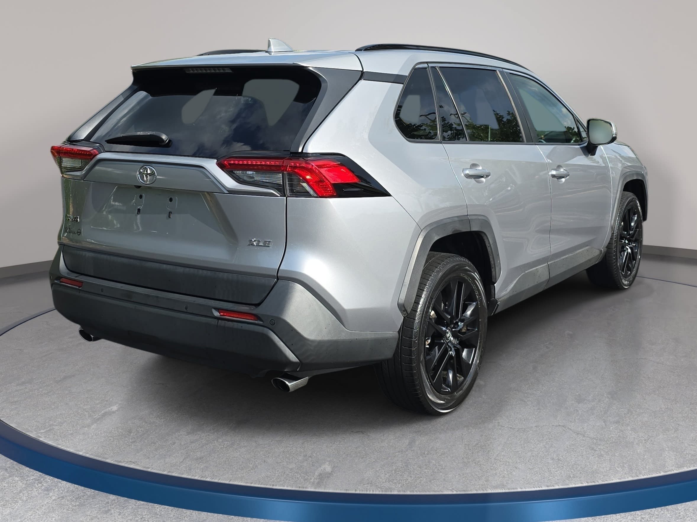 Used 2019 Toyota RAV4 XLE Premium w/ Advanced Technology Package FWD image 5