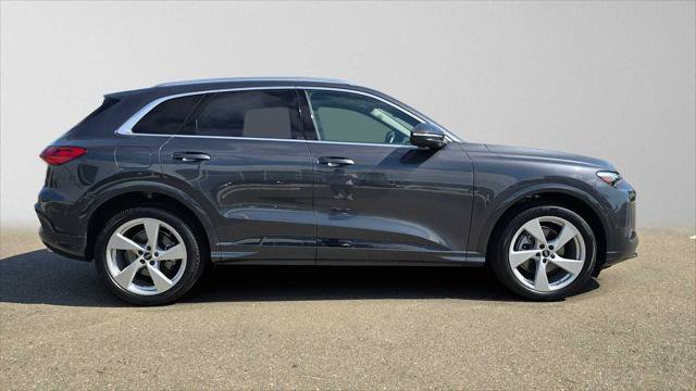 Used 2025 Audi Q5 Prestige AWD/4WD image 2
