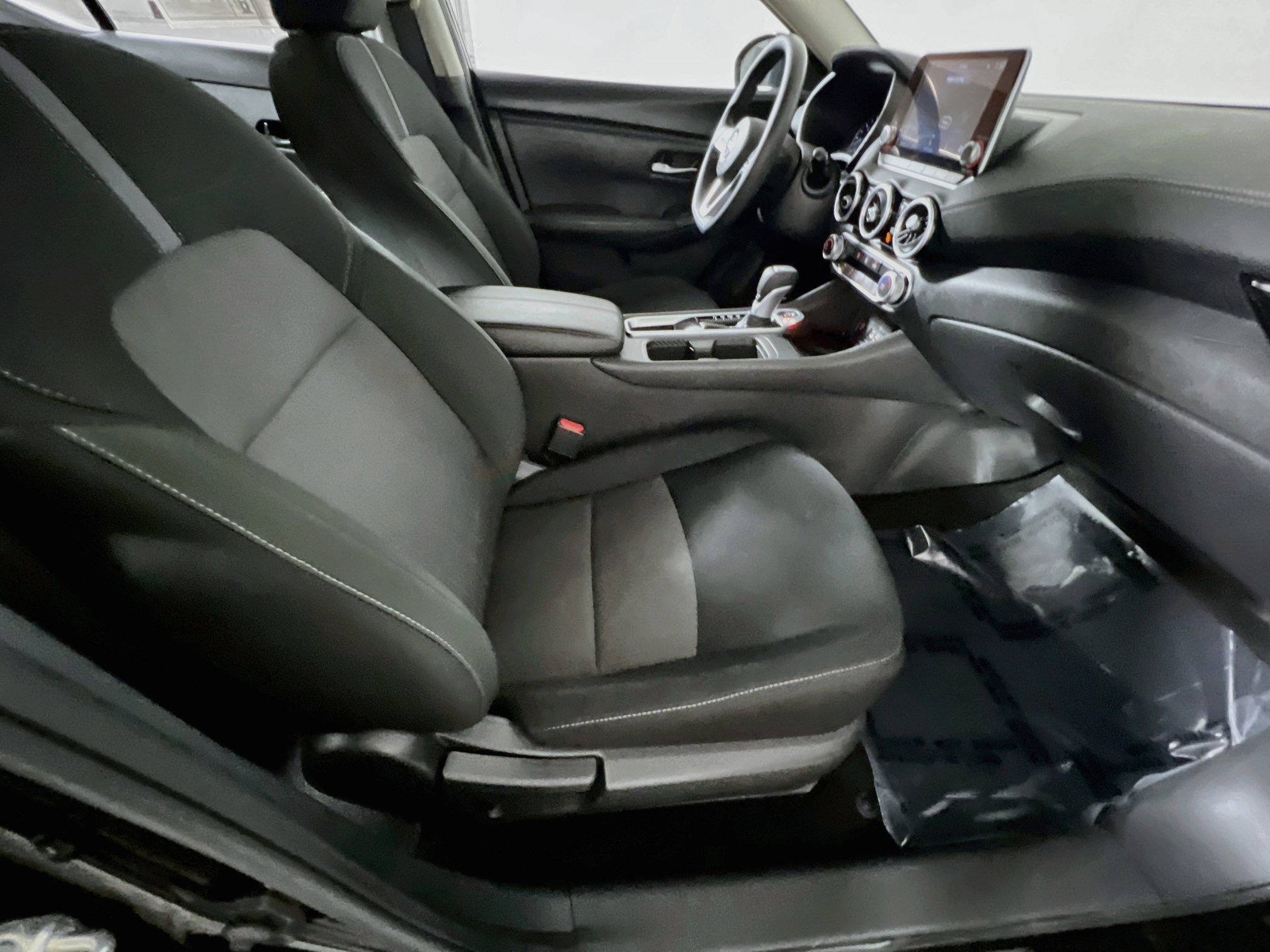 Used 2025 Nissan Sentra SV FWD image 31
