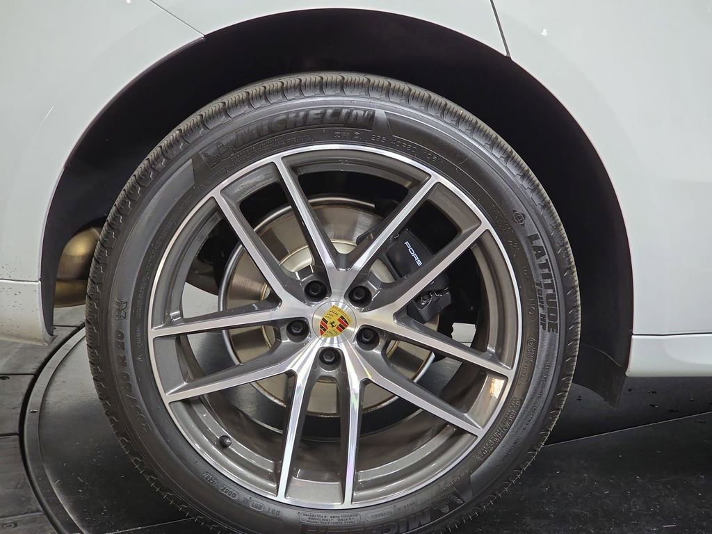 Certified 2025 Porsche Macan image 29