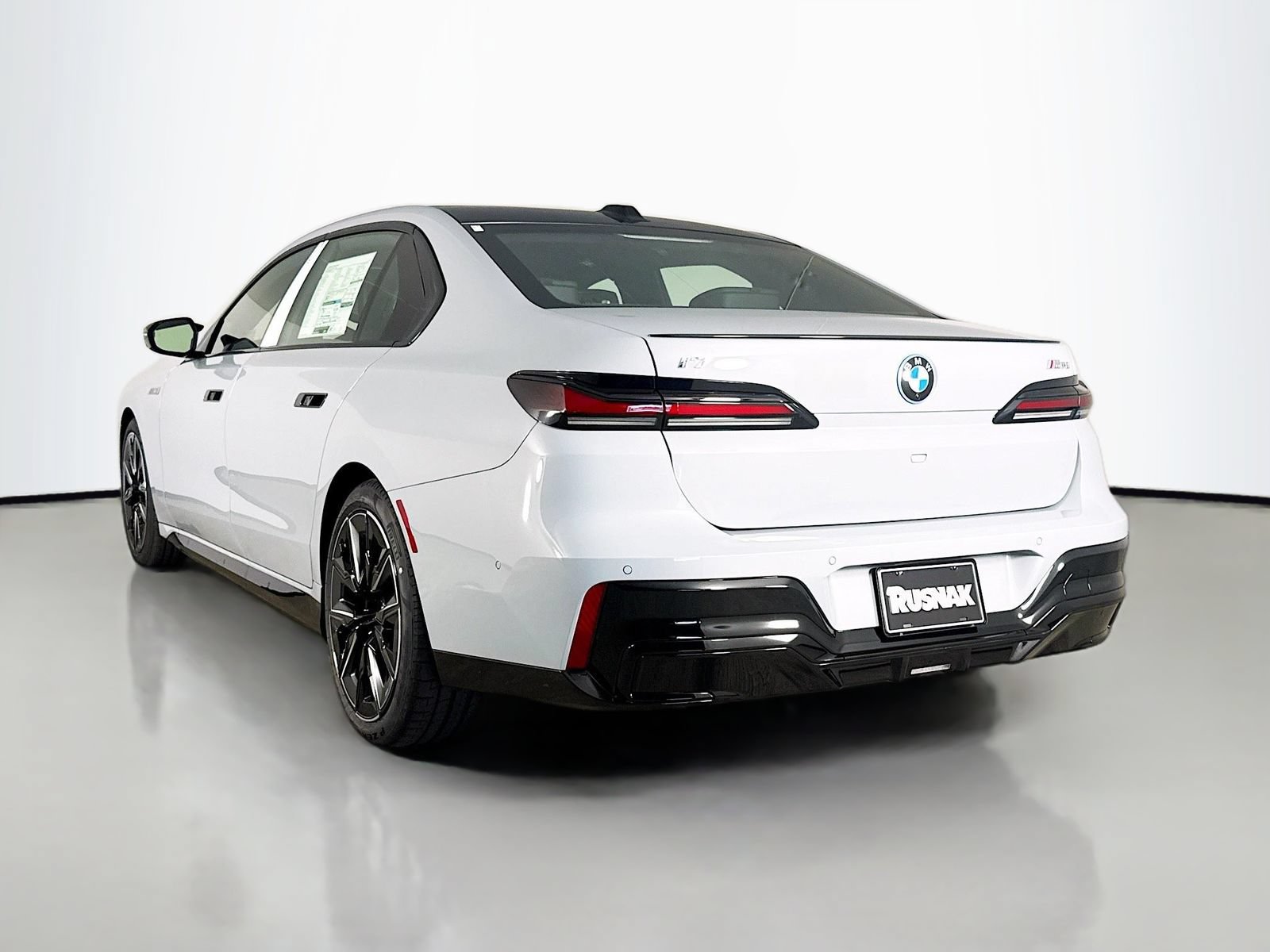 New 2026 BMW i7 xDrive60 w/ Executive Package AWD/4WD image 5