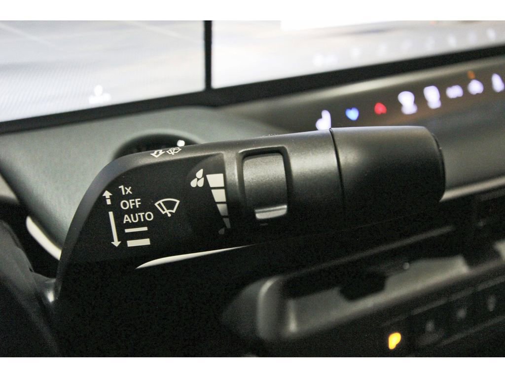 New 2026 Nissan Leaf Platinum+ w/ Cargo Package (Platinum+) image 18