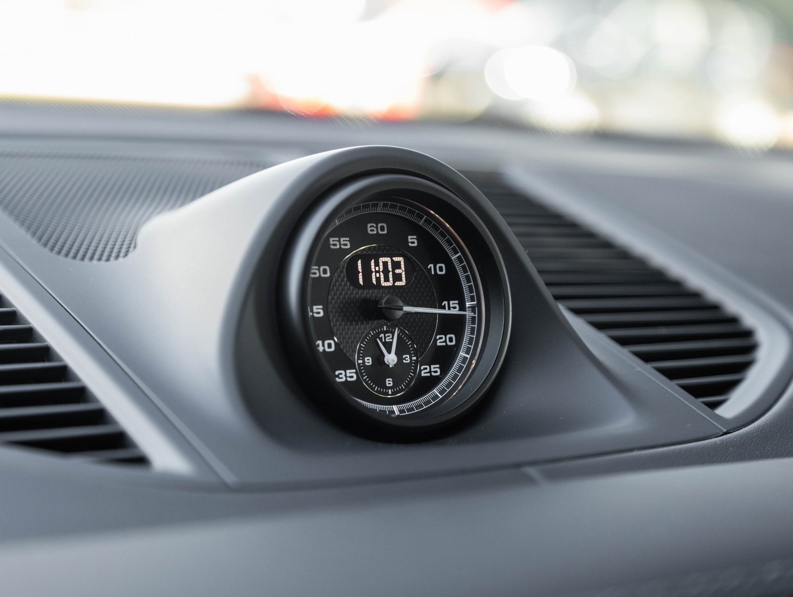 New 2026 Porsche Macan image 24