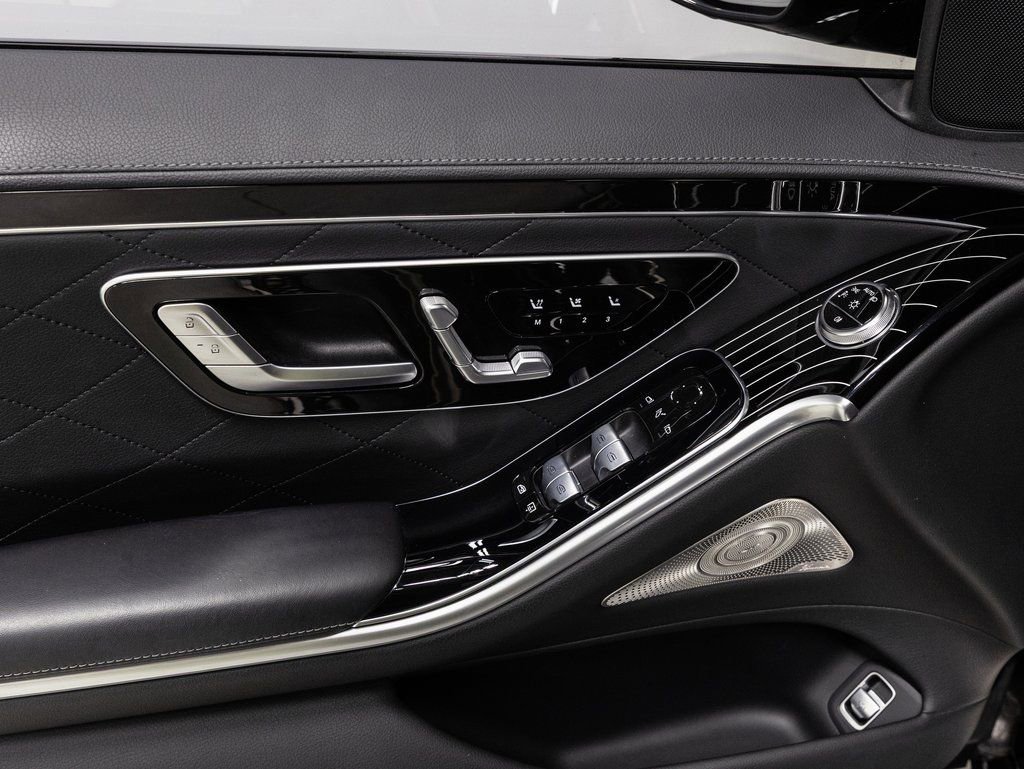 Used 2023 Mercedes-Benz S 580 4MATIC Sedan image 6