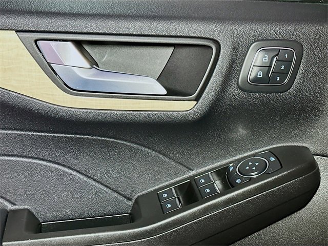 Certified 2022 Ford Escape Titanium w/ Titanium Elite Package image 9