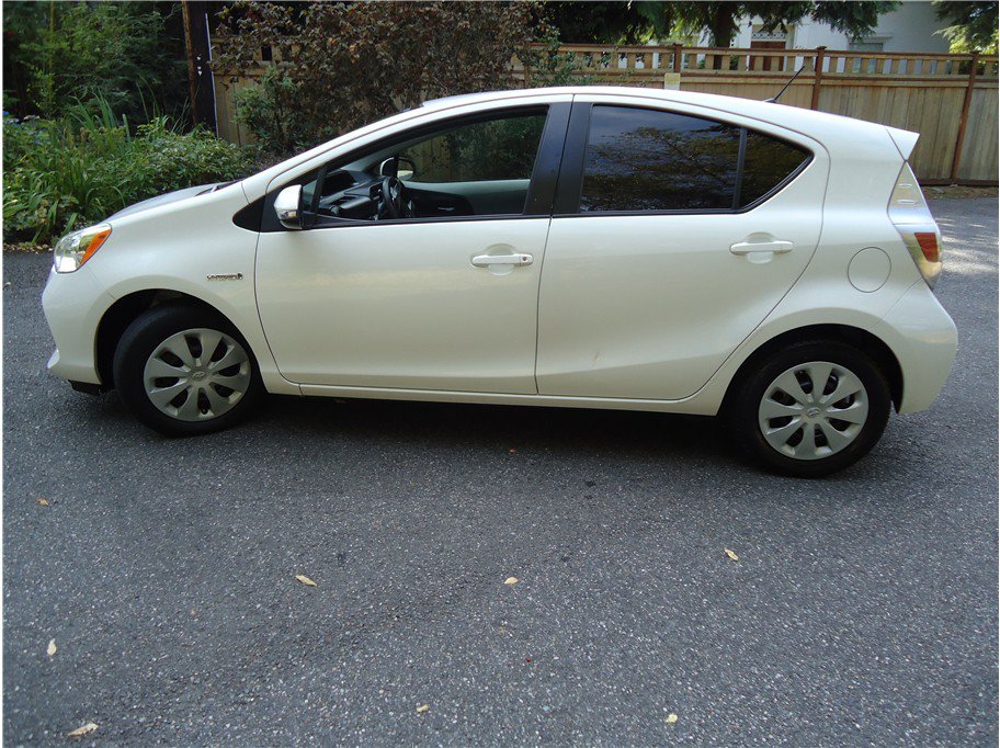 Used 2014 Toyota Prius C Two FWD image 9